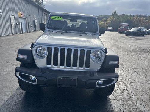2023 Jeep Gladiator Sport