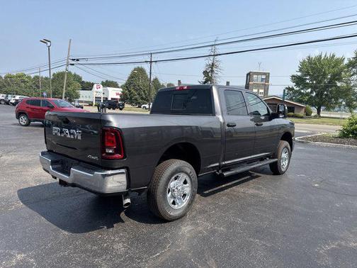 2025 RAM 2500 Tradesman Crew Cab 4x4 6'4' Box