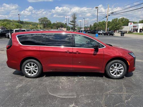 Red Hot Pearlcoat 2027 Chrysler Pacifica L