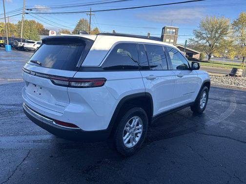 2025 Jeep Grand Cherokee Laredo