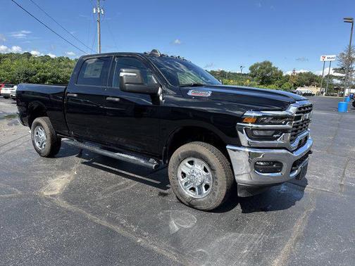 2025 RAM 2500 Tradesman Crew Cab 4x4 6'4' Box