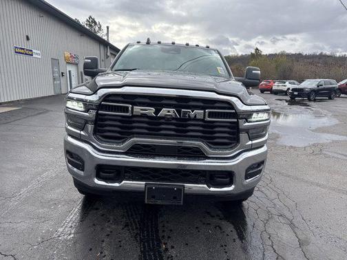 2026 RAM 2500 Tradesman Crew Cab 4x4 6'4' Box