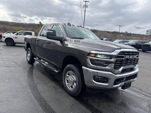 2026 RAM 2500 Tradesman Crew Cab 4x4 6'4' Box