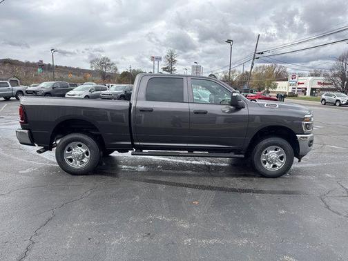 2026 RAM 2500 Tradesman Crew Cab 4x4 6'4' Box