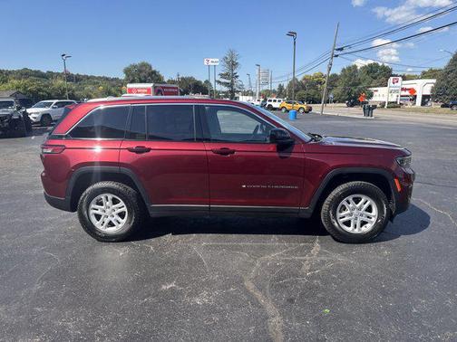 2022 Jeep Grand Cherokee Laredo