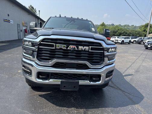 2025 RAM 2500 Big Horn Crew Cab 4x4 6'4' Box