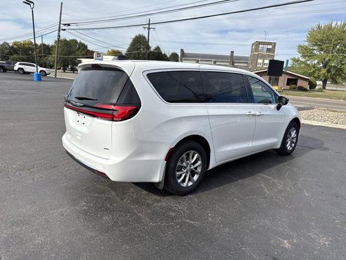 2026 Chrysler Pacifica L