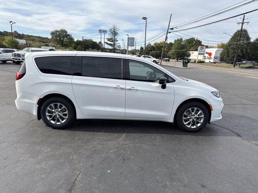 2026 Chrysler Pacifica L