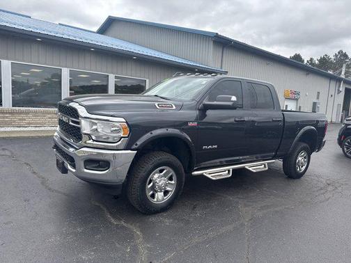 2020 RAM 2500 Tradesman Crew Cab 4X4 6'4' Box