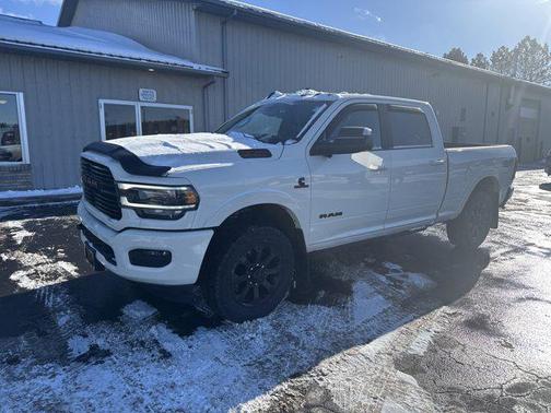 2020 RAM 3500 Laramie Crew Cab 4x4 6'4' Box