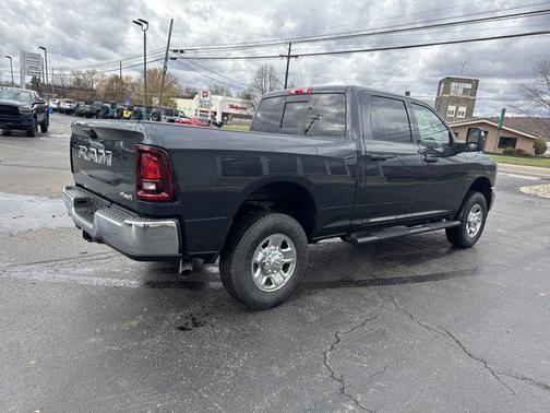 2026 RAM 2500 Tradesman Crew Cab 4x4 6'4' Box