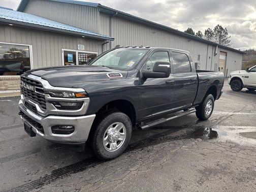 2026 RAM 2500 Tradesman Crew Cab 4x4 6'4' Box