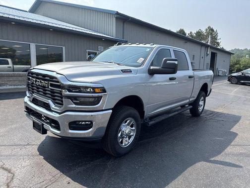 2025 RAM 2500 Tradesman Crew Cab 4x4 6'4' Box