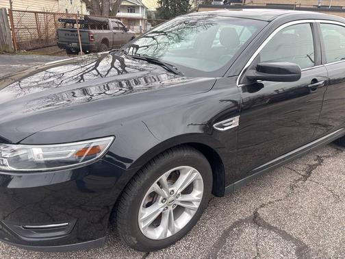 2015 Ford Taurus SEL