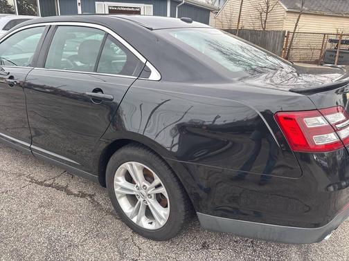 2015 Ford Taurus SEL