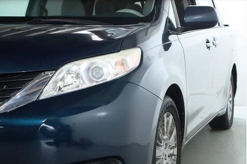 2012 Toyota Sienna LE