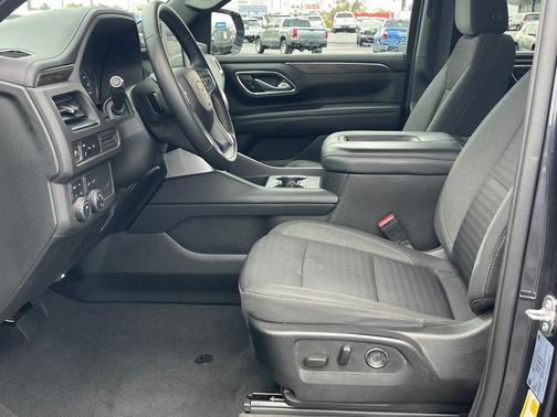 2023 Chevrolet Suburban LS