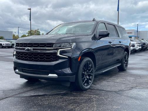 2023 Chevrolet Suburban LS