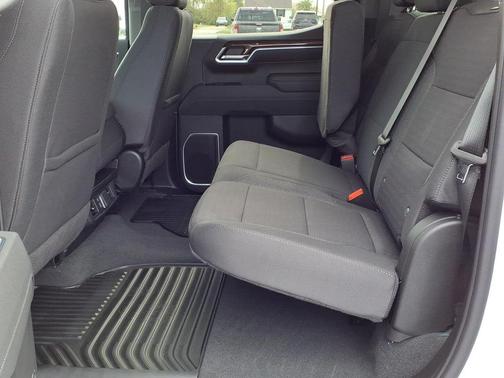 Summit White 2026 Chevrolet Silverado 1500 LT