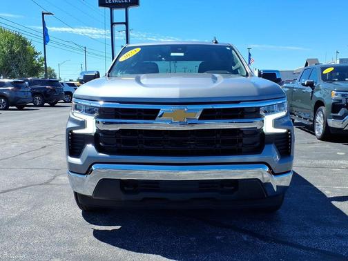 Sterling Gray Metallic 2024 Chevrolet Silverado 1500 LT