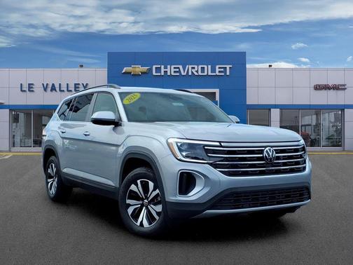 Silver Mist Metallic 2025 Volkswagen Atlas 2.0T SE