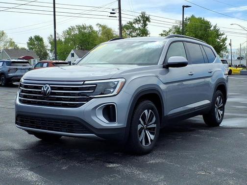 Silver Mist Metallic 2025 Volkswagen Atlas 2.0T SE