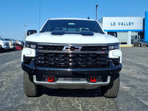 Summit White 2026 Chevrolet Silverado 1500 ZR2