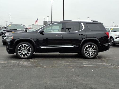 2023 GMC Acadia Denali