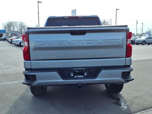 Sterling Gray Metallic 2023 Chevrolet Silverado 1500 Custom