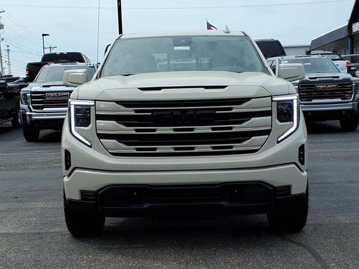 Coastal Dune 2026 GMC Sierra 1500 SLE