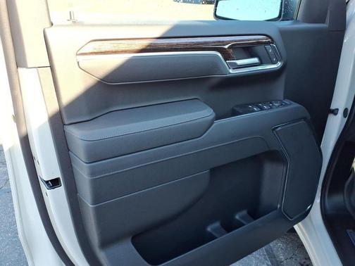 Coastal Dune 2026 GMC Sierra 1500 SLE