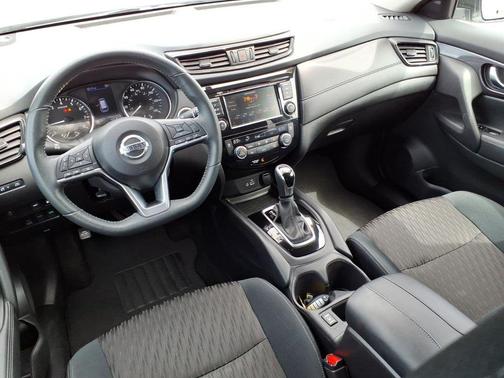 Brilliant Silver 2018 Nissan Rogue SV