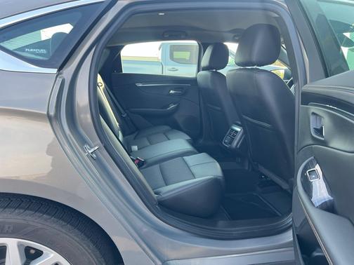 Pepperdust Metallic 2018 Chevrolet Impala 1LT