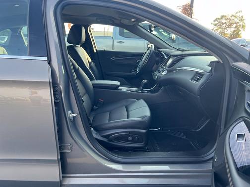 Pepperdust Metallic 2018 Chevrolet Impala 1LT