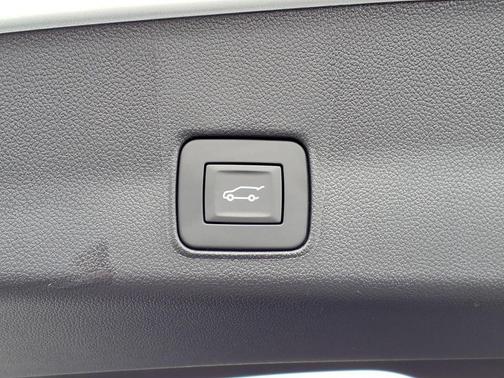 Summit White 2026 Chevrolet Trailblazer LT