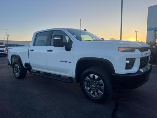 2022 Chevrolet Silverado 2500 Custom