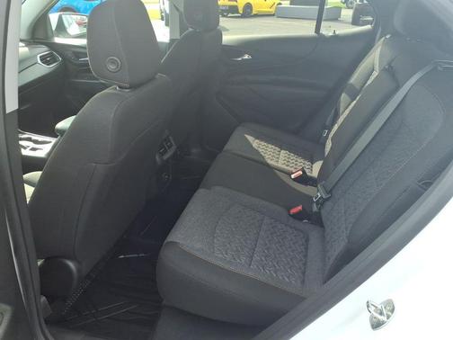 Summit White 2022 Chevrolet Equinox 1LT
