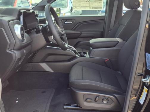 2025 Chevrolet Colorado LT