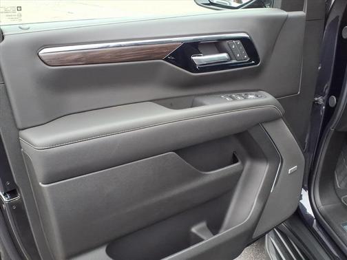 Dark Ash Metallic 2026 Chevrolet Suburban Premier