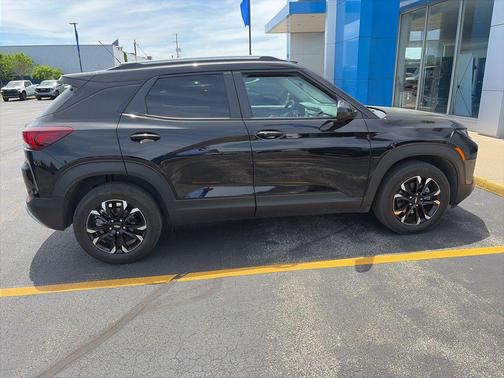 Mosaic Black Metallic 2023 Chevrolet Trailblazer LT