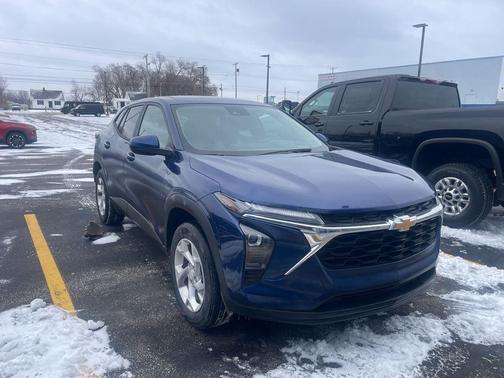 Blue Glow Metallic 2024 Chevrolet Trax LS