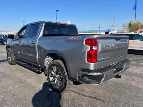 Sterling Gray Metallic 2024 Chevrolet Silverado 1500 LT