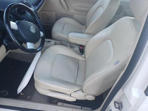 2010 Volkswagen New Beetle 2.5L