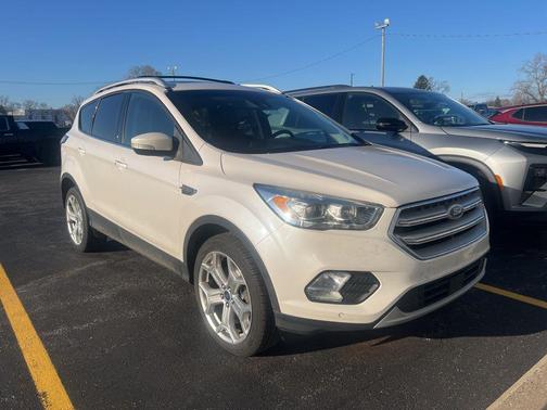 White Platinum Metallic Tri-Coat 2018 Ford Escape Titanium
