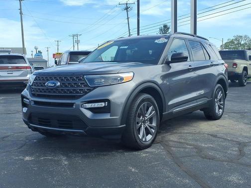 Carbonized Gray Metallic 2022 Ford Explorer XLT