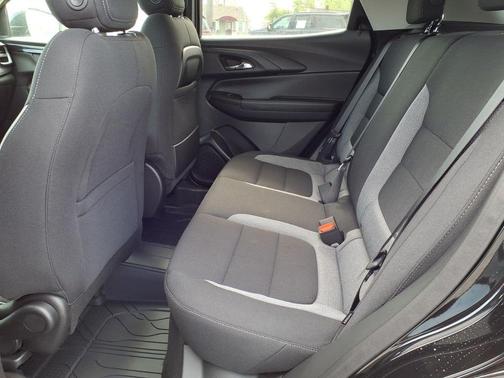 Mosaic Black Metallic 2026 Chevrolet Trailblazer LT