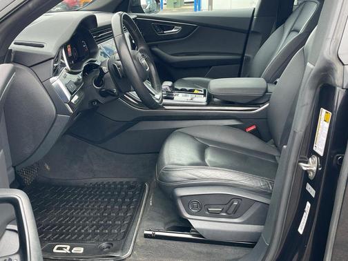 Orca Black Metallic 2019 Audi Q8 3.0T Premium Plus