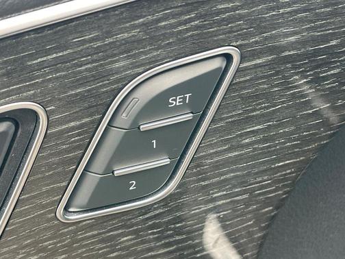 Orca Black Metallic 2019 Audi Q8 3.0T Premium Plus