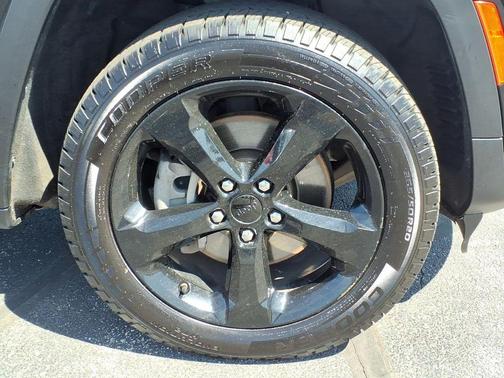 Diamond Black Crystal Pearlcoat 2023 Jeep Grand Cherokee L Limited