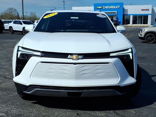 Summit White 2024 Chevrolet Blazer EV eAWD LT